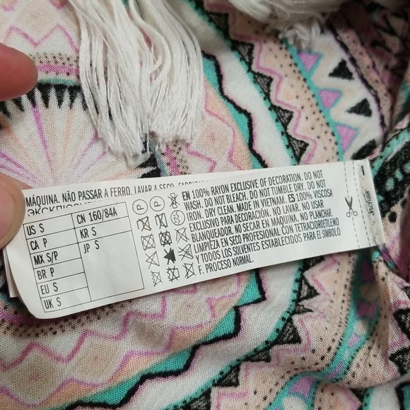 Forever21 Boho Aztec Printed Beach Cover Up - Picture 10 of 10